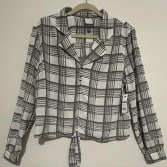 The Limited Tops - The Limited Women’s XL Plaid Long Sleeved Top! Cute!!